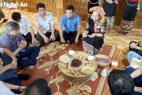 Đoàn công tác Ban Dân tộc tỉnh Thanh Hóa học tập mô hình phát triển du lịch cộng đồng tại huyện Quỳ Châu