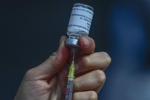 Bốn vấn đề rút ra từ tác dụng phụ của vaccine ngừa COVID-19