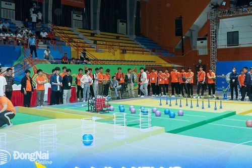 Cả 5 đội robot của Trường đại học Lạc Hồng vào chung kết toàn quốc