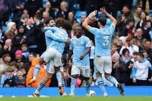 Arsenal và Man City, ai xứng đáng vô địch hơn?
