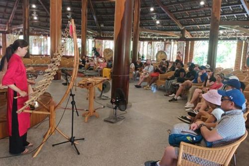 Đa dạng hóa sản phẩm, hướng tới phát triển du lịch xanh