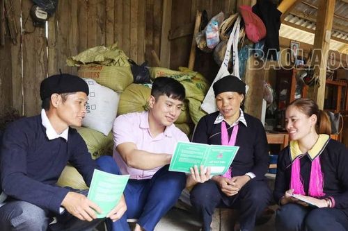Tổ chức tháng cao điểm 'Gửi tiền tiết kiệm chung tay vì người nghèo'
