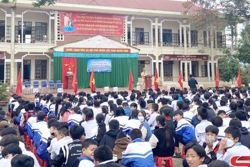 Tăng cường công tác bảo đảm trật tự, an toàn giao thông cho học sinh