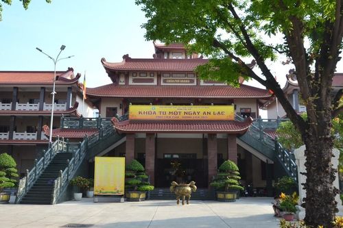 Khóa tu Một ngày an lạc với chủ đề 'Thắp đèn trí tuệ' tại chùa Phổ Quang (Q.Tân Bình)