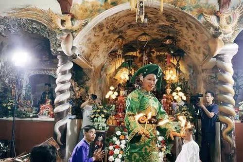 Hiểu đúng về hầu đồng cùng ý nghĩa văn hóa tốt đẹp