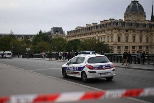 Xả súng ở ngoại ô Paris khiến nhiều người thương vong