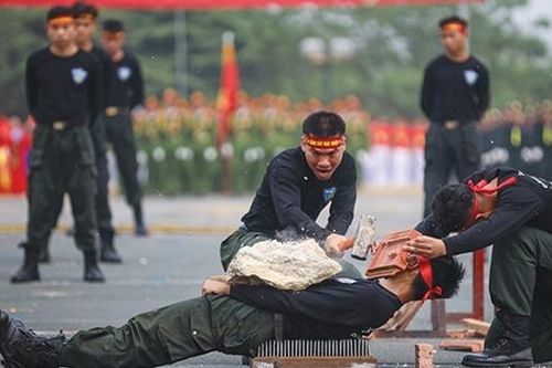 Nơi tôi luyện những chiến sĩ 'mình đồng, da sắt'