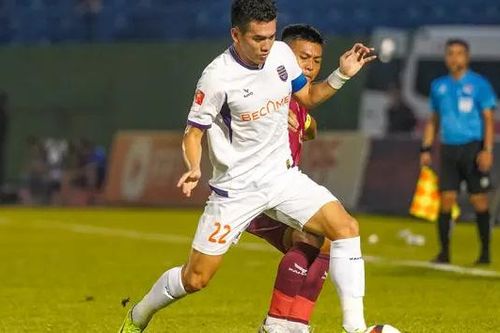 Bình Dương vươn lên vị trí thứ 2 BXH V-League