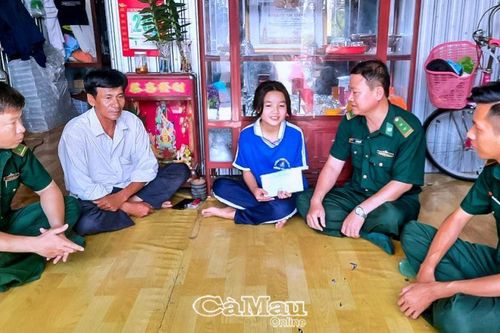 Bộ đội Biên phòng: Ðỡ đần, sẻ chia cùng trẻ mồ côi