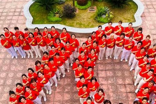 Hơn 30.000 phụ nữ Thủ đô đồng diễn dân vũ mừng 70 năm Chiến thắng Điện Biên Phủ