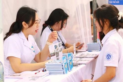 Chuyên gia chia sẻ vấn đề chọn ngành cho mùa tuyển sinh 2024