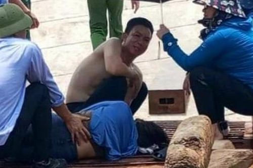 Phà đang chạy, một phụ nữ nhảy xuống sông tự tử