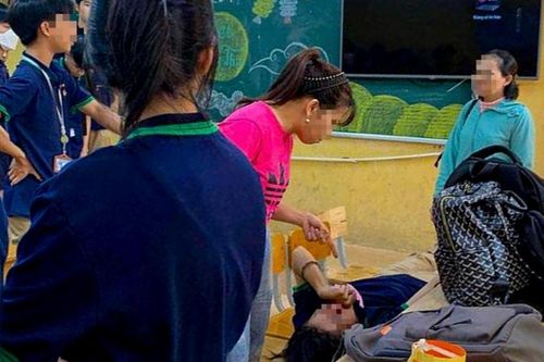 Giáo viên xúc phạm, bạo hành học sinh bị xử lý thế nào?