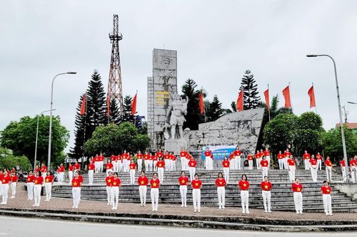 Sôi nổi hoạt động kỷ niệm Chiến thắng Điện Biên Phủ của phụ nữ Đan Phượng