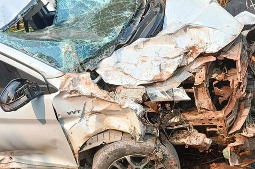 Thực hư vụ ô tô lao xuống vực, gia đình 5 người thoát chết thần kỳ