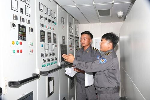 Người giữ 'nhịp đập trái tim' cho những con tàu