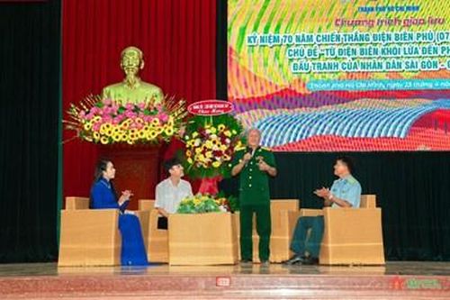 Tuổi trẻ Thành phố Hồ Chí Minh chung lòng hướng về Điện Biên