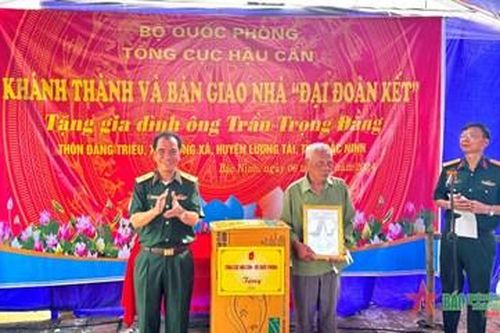 Tổng cục Hậu cần khánh thành, bàn giao 'Nhà đại đoàn kết' tặng gia đình chính sách