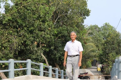 Chú Hai xây cầu