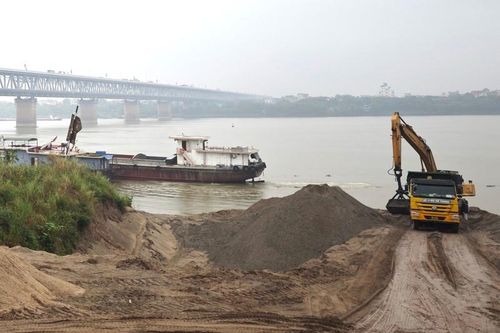 Vì sao Hà Nội chưa công nhận kết quả đấu giá 3 mỏ cát?