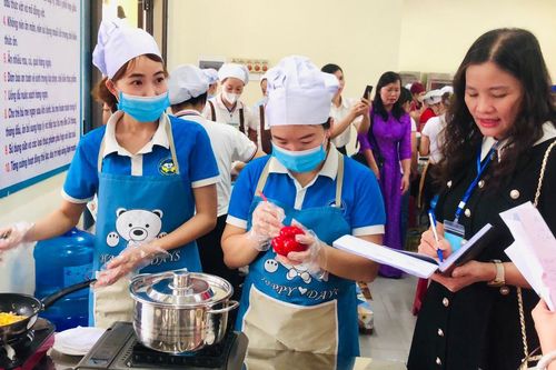 Khám phá tài năng của nhân viên nuôi dưỡng trường mầm non