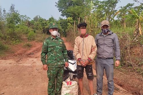 Nam thanh niên vận chuyển 35kg thuốc nổ