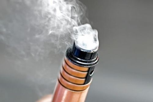 Bộ Công Thương kiến nghị chưa cho phép lưu hành thuốc lá điện tử