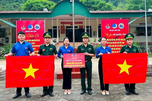 Nghệ An: Tuổi trẻ với nhiều hoạt động hướng về biên giới