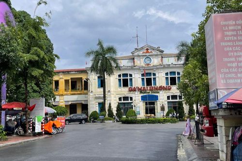 Mâu thuẫn giành khách tại ga tàu, 1 người tử vong