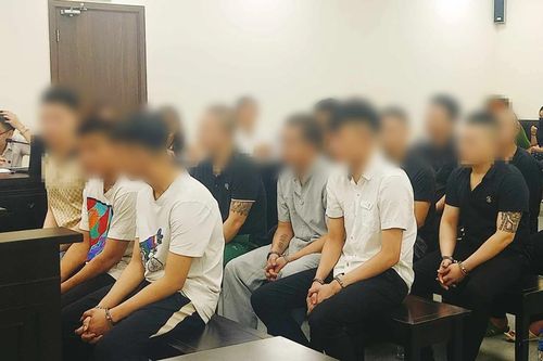 Bắt giữ người, ép viết giấy vay nợ để đòi tiền