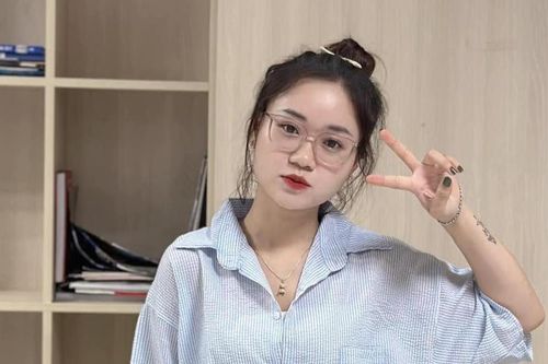 Nữ sinh năm 2 được mời làm sếp, lương 80 triệu đồng/tháng