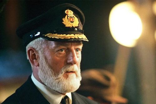 Diễn viên đóng vai thuyền trưởng Smith trong phim Titanic qua đời ở tuổi 79