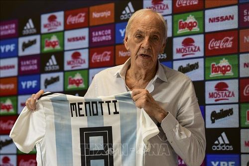 Vĩnh biệt HLV huyền thoại đưa bóng đá Argentina tới đỉnh vinh quang