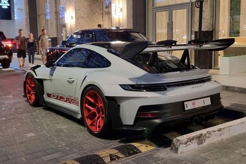 Chiếc Porsche 911 GT3 RS mang biển số trị giá 9,5 triệu USD