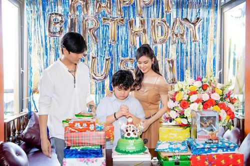 Ca sĩ Việt ly hôn vẫn sống chung vợ cũ một thời gian, nói gì về chuyện tái hợp sau tấm ảnh thân mật?