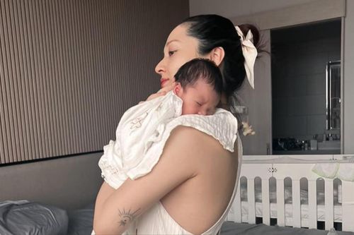 Người thân Bảo Anh tiết lộ thái độ lạ thường của nữ ca sĩ khi phát hiện đang mang bầu