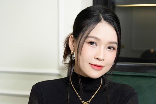 Sam lạ lẫm vì đi làm trở lại hậu sinh nở, lộ rõ dấu hiệu của 'mẹ bỉm' nghiện con