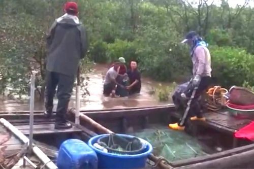 Sét đánh trúng thuyền đang đi đánh cá, 2 vợ chồng thương vong