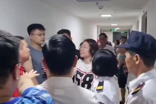 Thông tin mới về vụ người phụ nữ đạp cư dân gây náo loạn chung cư ở Hà Nội