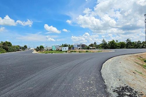 Tăng tốc trên đường tránh Long Xuyên