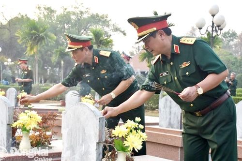 Về Điện Biên mùa chiến thắng