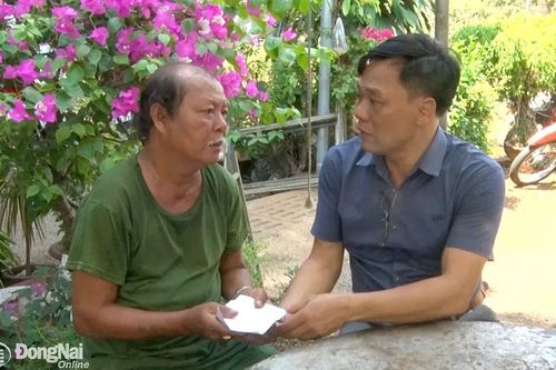 Trao 35 triệu đồng hỗ trợ cho gia đình có bé trai bị rơi xuống giếng