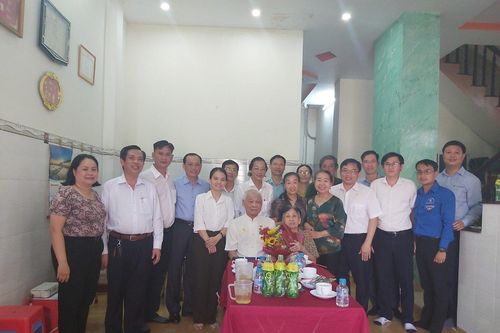 Tiếp tục các hoạt động thăm hỏi, tri ân chiến sĩ Điện Biên