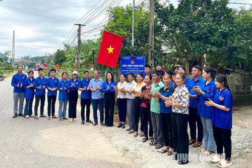 Khánh thành và bàn giao công trình thanh niên tại thôn Cò
