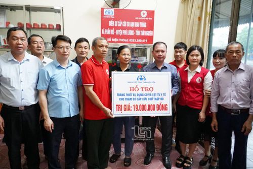 Hỗ trợ thiết bị y tế cho 5 điểm sơ cấp cứu tai nạn giao thông
