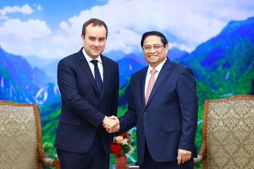 Thủ tướng đề nghị Pháp chia sẻ các tài liệu về chiến trường Điện Biên Phủ