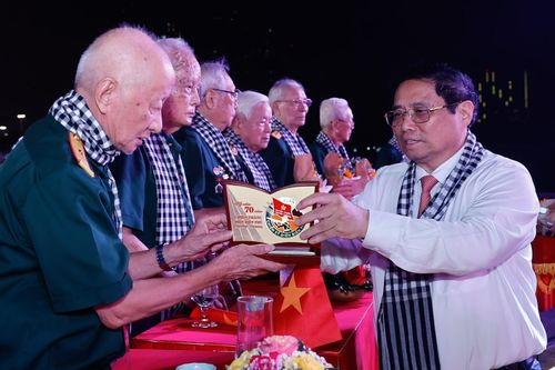 Cầu truyền hình 'Dưới lá cờ quyết thắng':Tái hiện bức tranh toàn cảnh về Chiến thắng Điện Biên Phủ