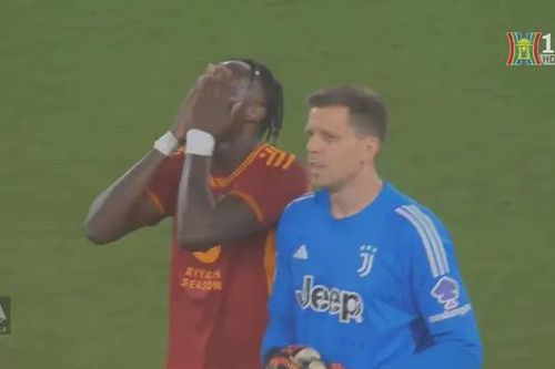 AS Roma hòa Juventus, nguy cơ mất vé dự Champions League