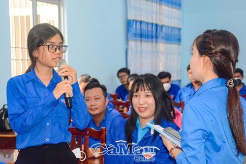 Phát động phong trào 'Mỗi thanh niên một cuốn sách làm bạn'