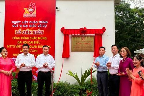 Quận Đống Đa gắn biển công trình chào mừng Đại hội Mặt trận Tổ quốc Việt Nam